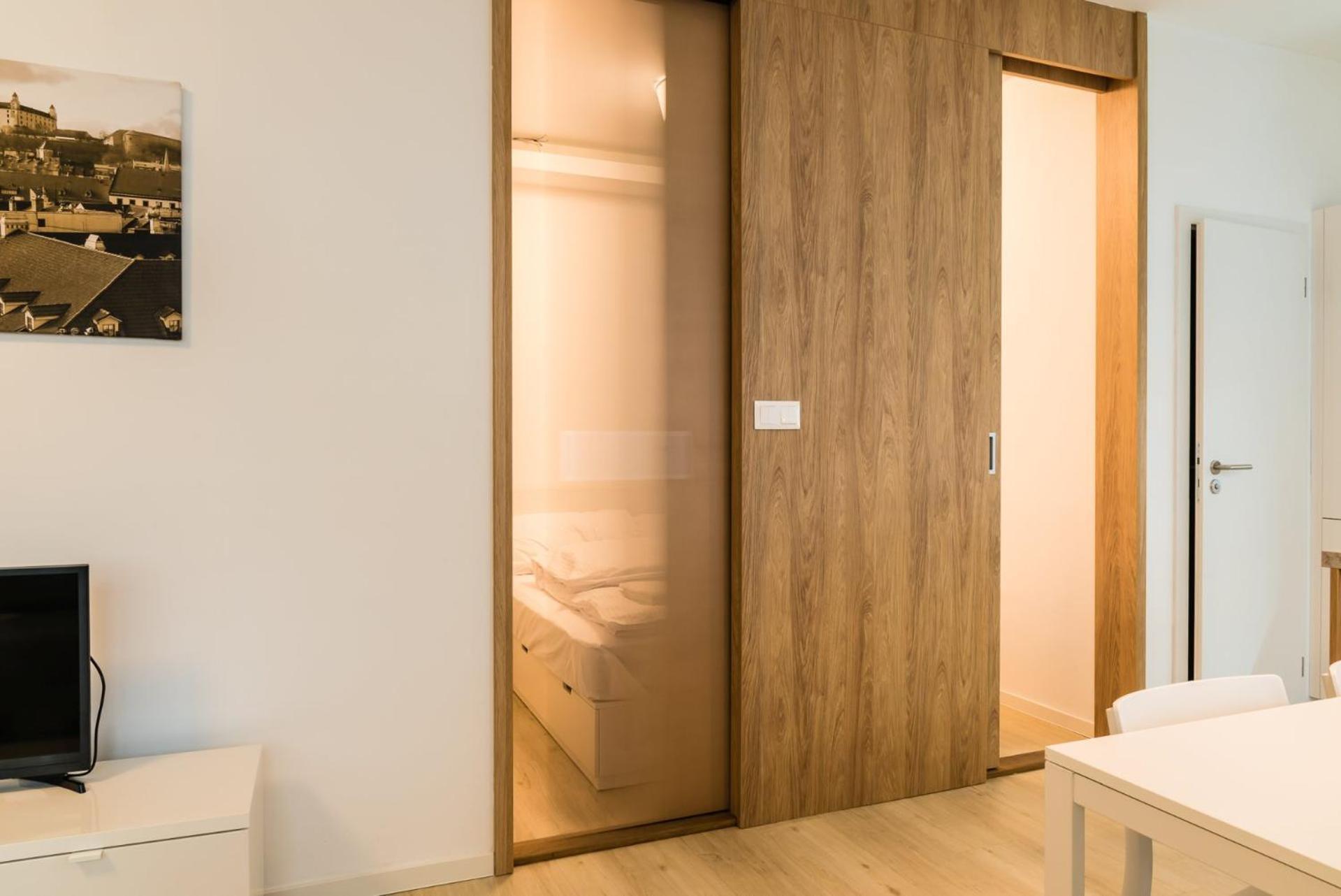 City Castle Apartments Free Parking Bratislava Room photo